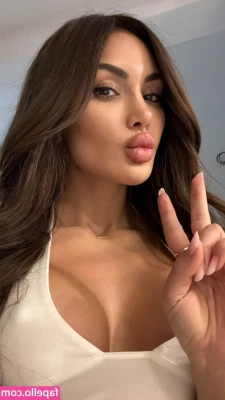 Doll Lexi [ doll-lexi-1 ] - I m hotter than this weather