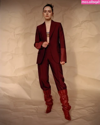 Daisy Ridley [ daisy-ridley ] - CLOSED  Oooh who likes a raffle    I dooooo    so here we are     2