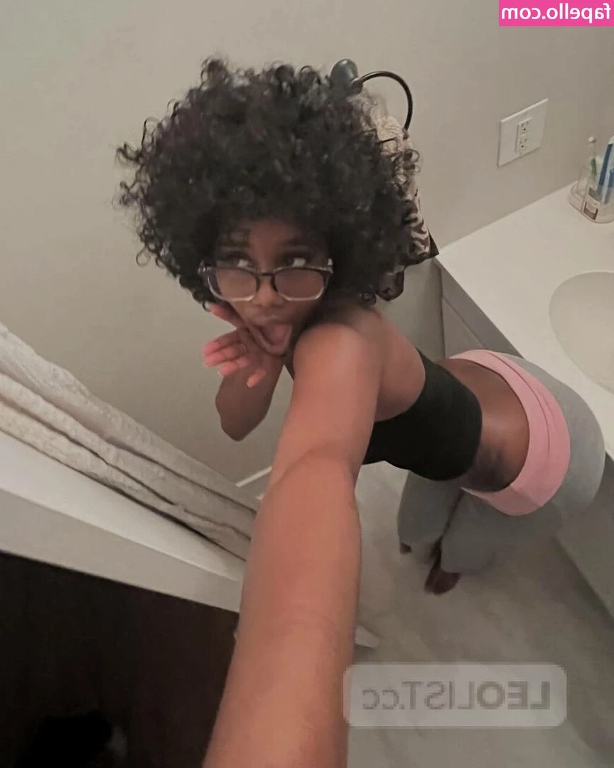 lightskinbabyava - I bought new chair but feel likes someone stare me under the