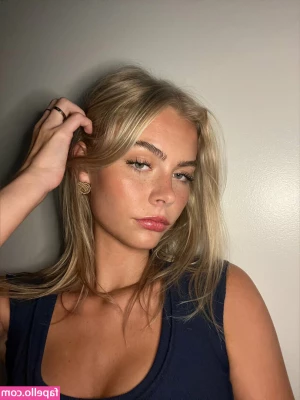 ariah_is_blonde [ ariah-is-blonde ] - I am so wet and hot Write to me and I will fulfill all your most