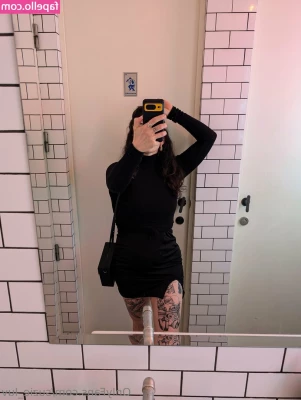 suzie_luv [ suzie-luv ] - A steamy kiss gets me so hot   especially when you re grabbing my  