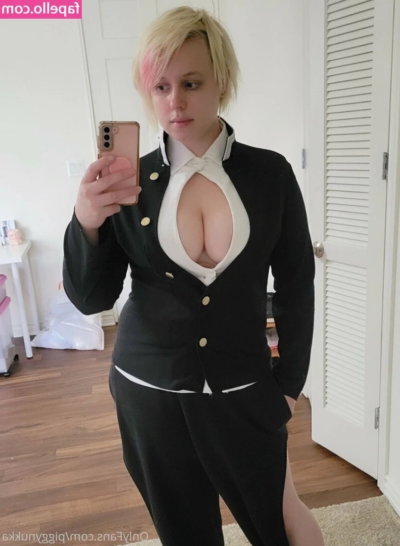 piggynukka - swipe to see how i keep my nipples hard