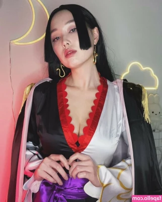 Oh No Nina [ oh-no-nina ] - Mom bods are sexy too