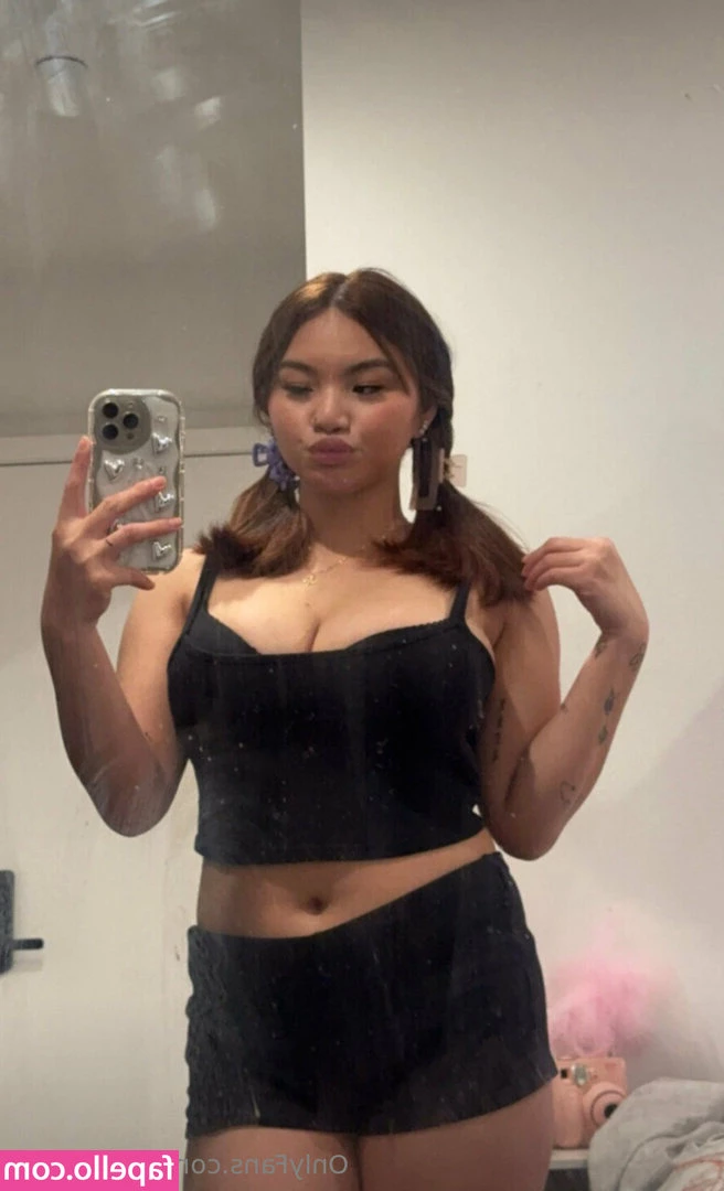 zoeylara - oops! A nip slip! You dont mind right?