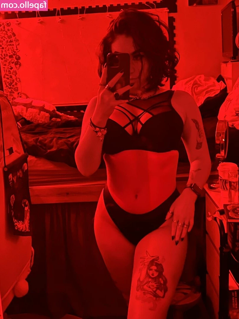 sinningwolf_cosplay [ sinningwolf-cosplay ] - Enjoy our vacation