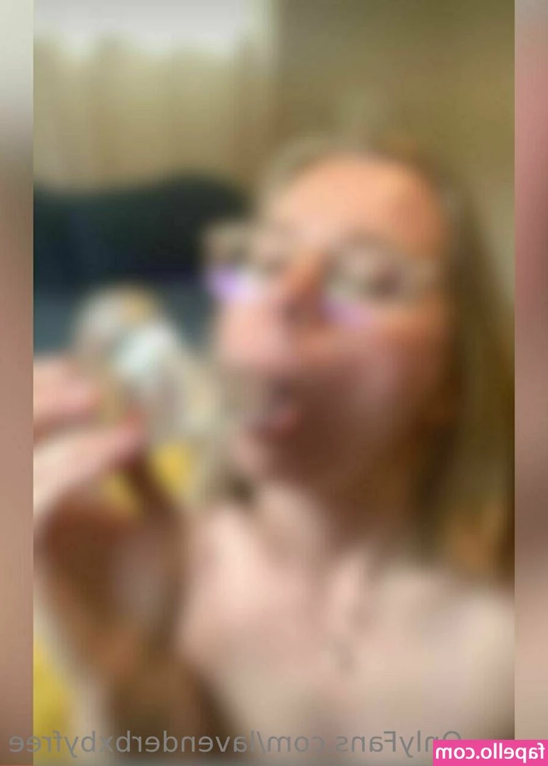 lavenderbxbyfree - Do you like watching me play with my pussy? 😻 DM me