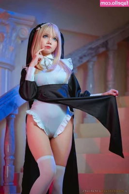 Chescakeuu [ chescakeuu-1 ] - Tits out in the bar bathroom