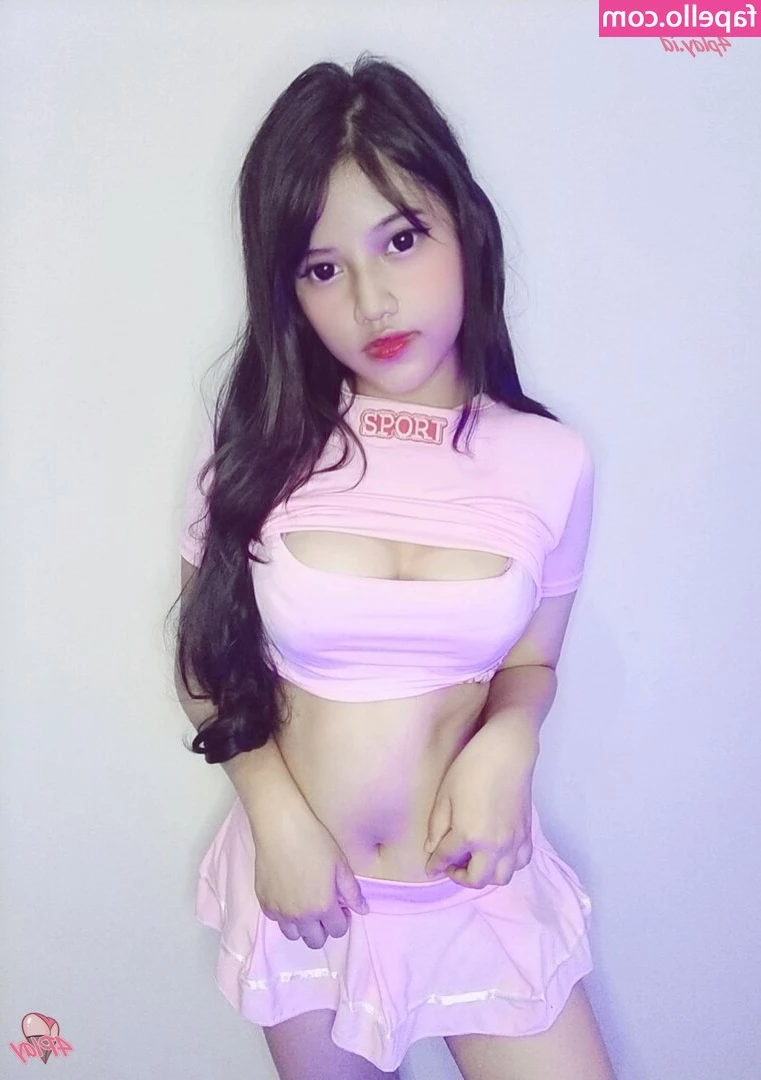 Acay Nabila [ acay-nabila ] - Love to have matching shoes with an outfit and red is my colour lol xx