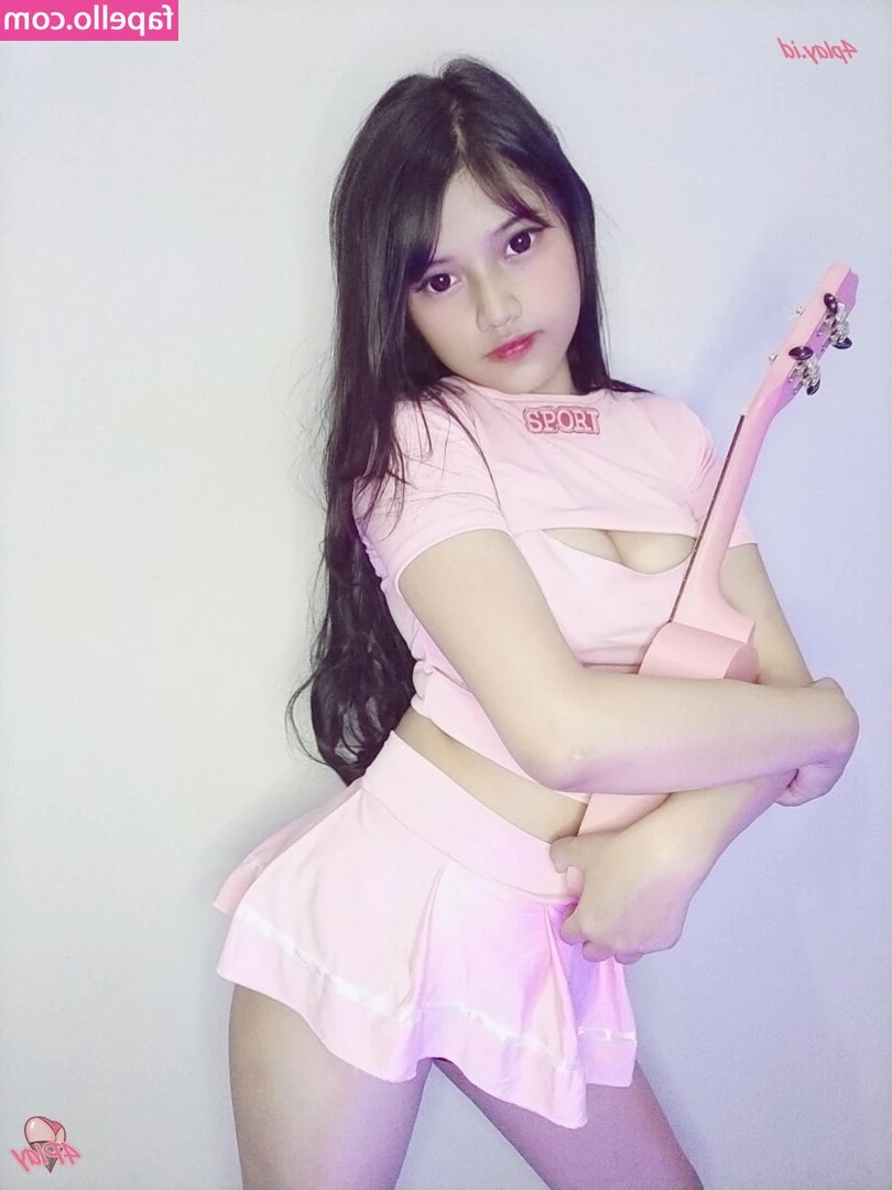 Acay Nabila [ acay-nabila ] - Mirror Monday with DynaLynn10 21 24