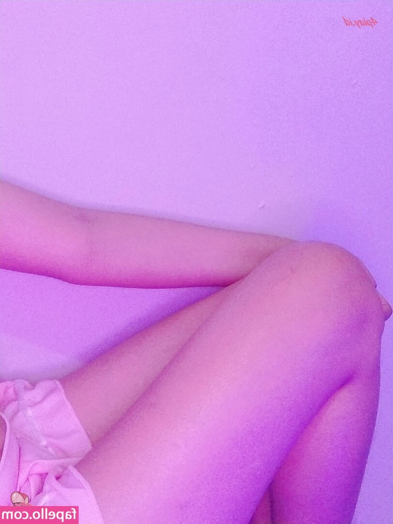 Acay Nabila [ acay-nabila ] - Nice full body solo session in the shower