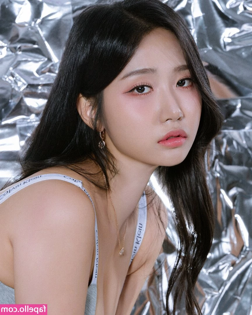 chaessol_ [ chaessol ] - Who wants to see my latest kink outfit  Subscribe or DM me   https