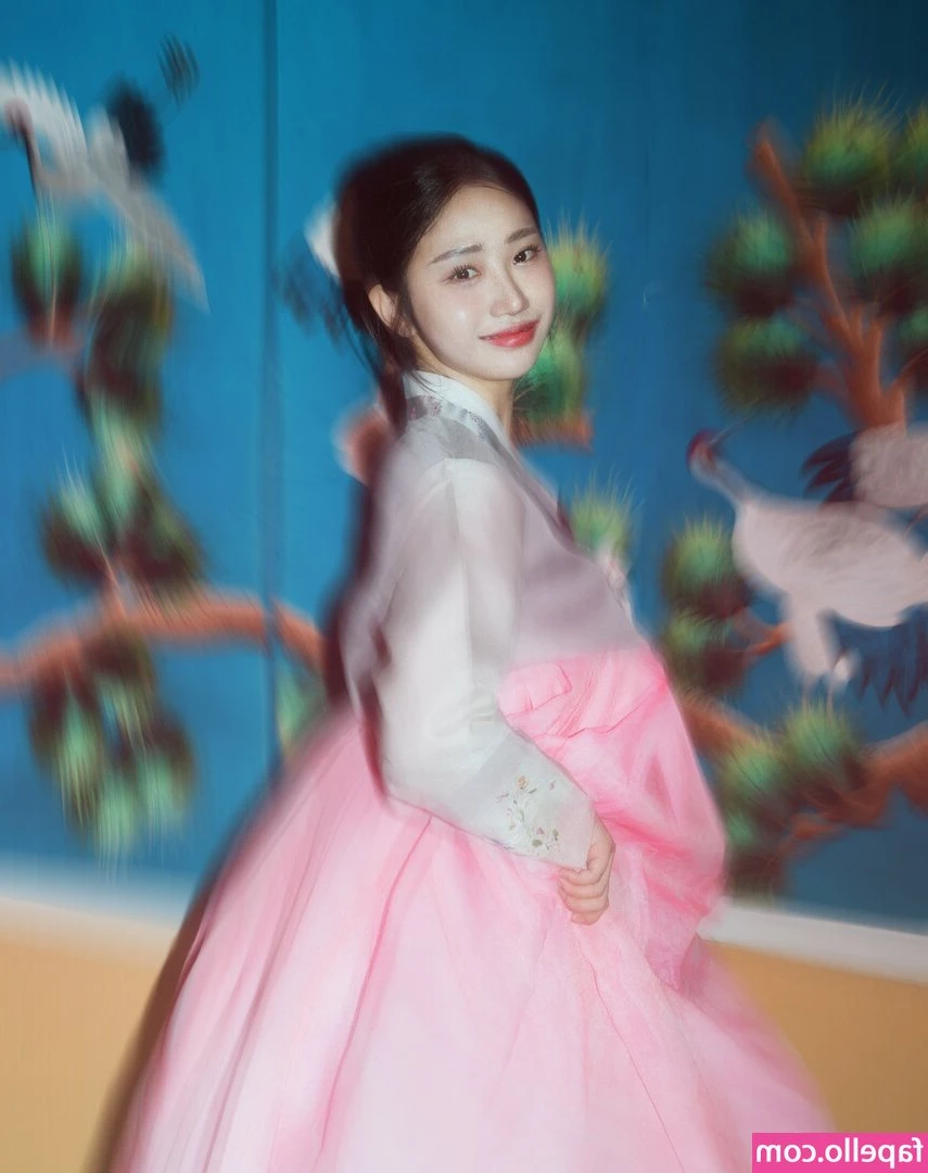 chaessol_ [ chaessol ] - Look at the cum in my ass. Do you like it?