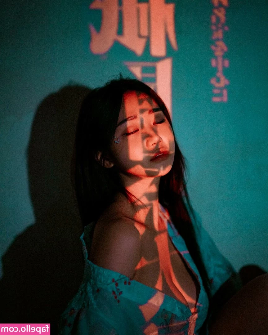 chaessol_ [ chaessol ] - 🔴 BRAND NEW 🔴 SHE WANTED MY ATTENTION AND MAN DID SHE NOW HOW