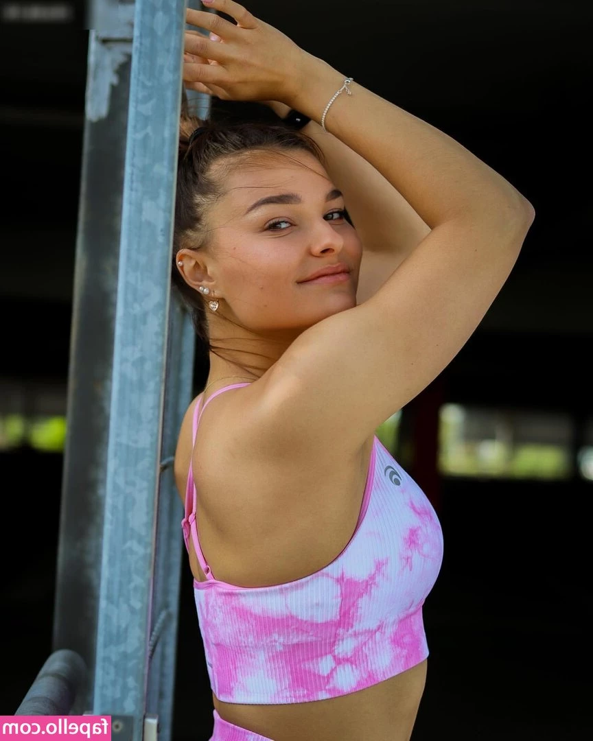 Marylu.ly [ marylu-ly ] - Was not productively working from home on this ❄️ day