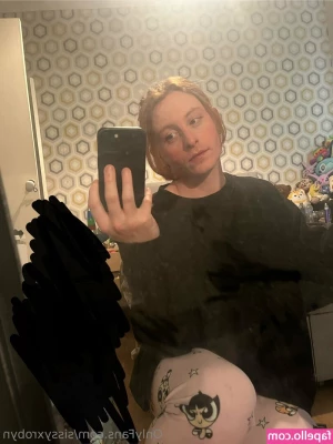 robyn.ts [ robyn-ts ] - These girls are in line for you  they want to express your milk   Ad