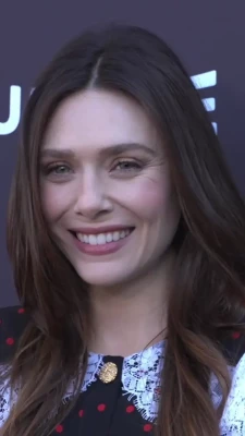 Elizabeth Olsen [ elizabeth-olsen ] - Sombrero de teemo de League Of Legends