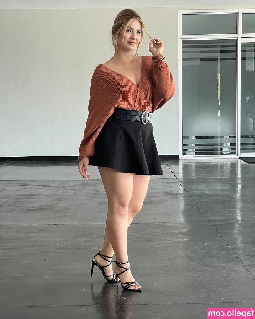 Mafer García [ mafer-garca ] - Cheers to long weekends