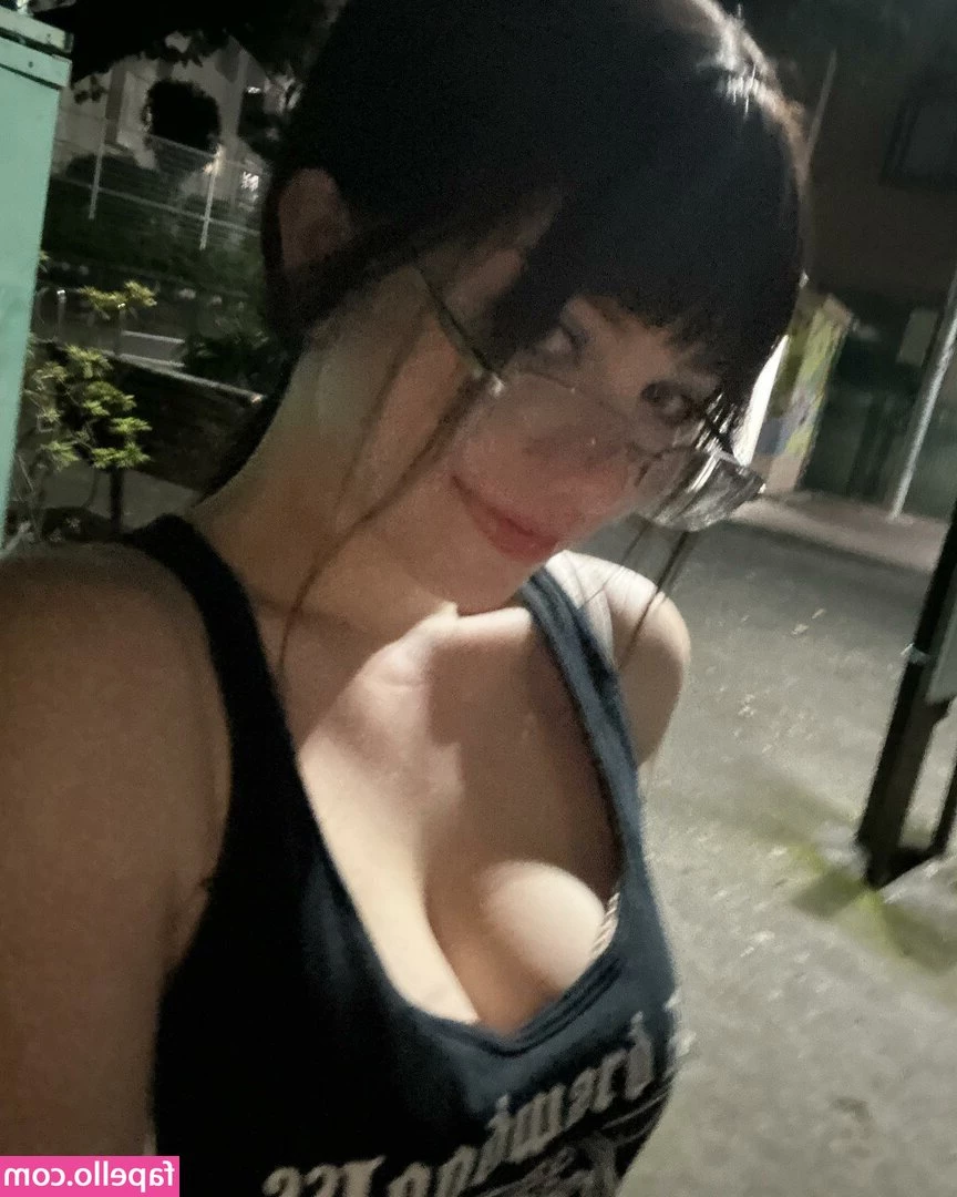 Ochya0 - You like the sound of my moans as I play with my pretty pussy baby 