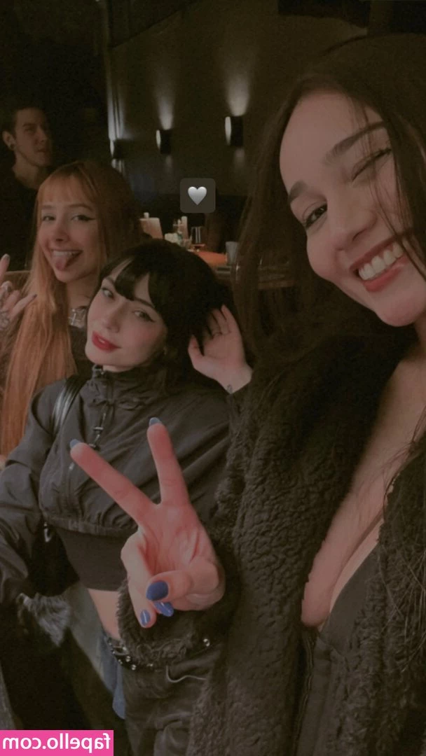 Analag.a [ analag-a ] - Merry Early Christmas / happy holidays!🎁  My family celebrates