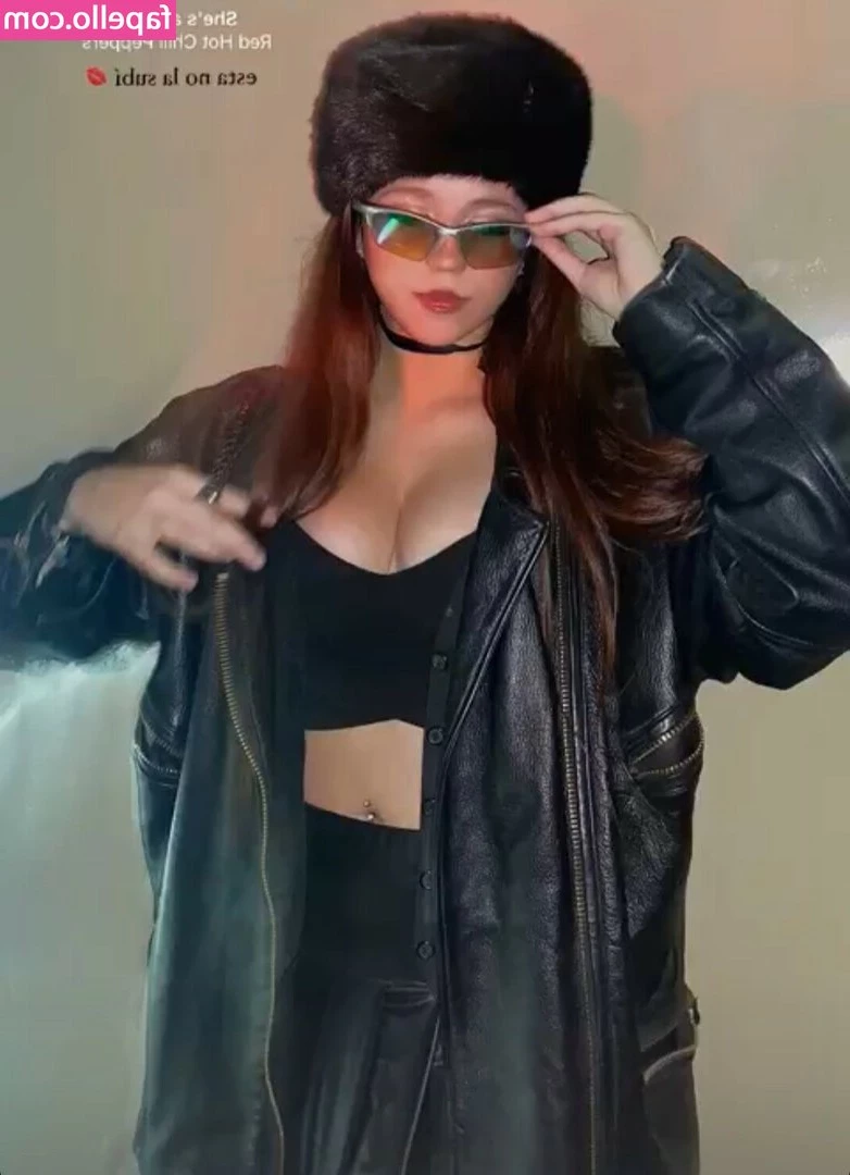 camikosloskii - This maid makes such a naughty mess with her toys up her ass