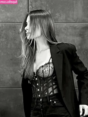 Angelina Lilienne [ angelina-lilienne ] - I m thinking of some kind of new content   Post your suggestion