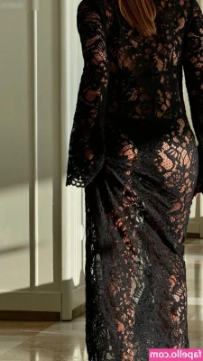 Angelina Lilienne [ angelina-lilienne ] - This wall reminded me of Keith Haring :P