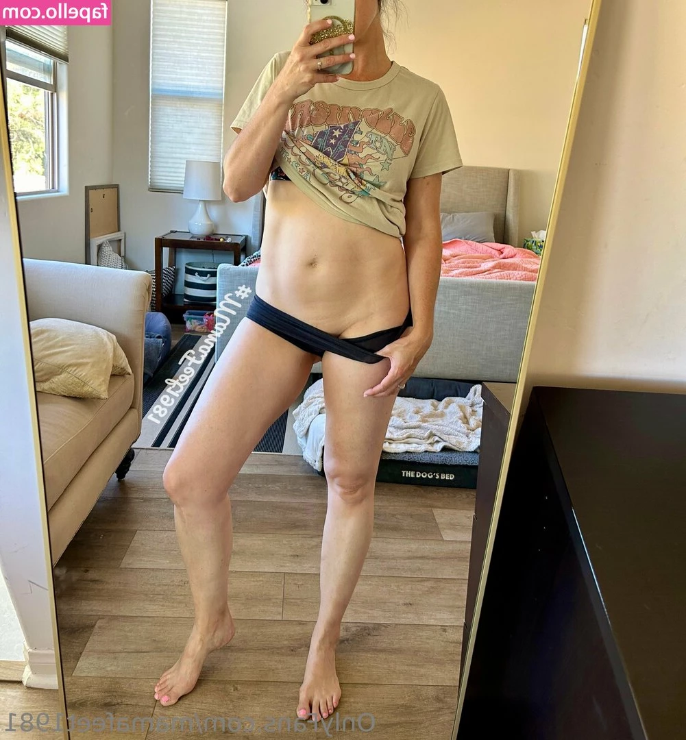 mamafeet1981 - Merry Christmas to you all 😋🎄