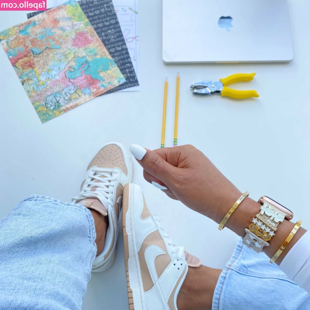 Daisy White [ daisy-white-1 ] - Showering off at the gym  who wants to help me get clean     Crushed