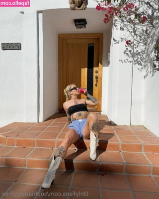 sophiamayyfree - New to this so be nice  -