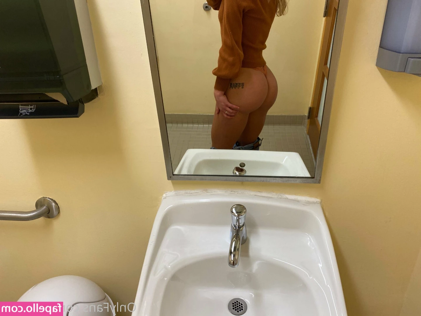 xogabby - Some heel grinding 🦶