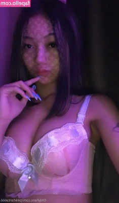 PinkFanta666 - Some bicep flexing for you guys;)