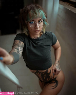 Kyrae_official [ kyrae-official ] - Te gustaría llenar esta carita de leche