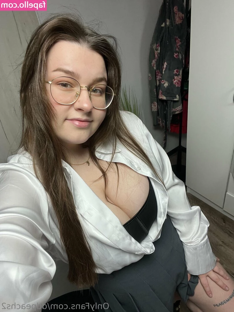 alicecinnabuns - Front or back? 😉