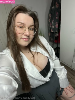 alicecinnabuns - Front or back? 😉