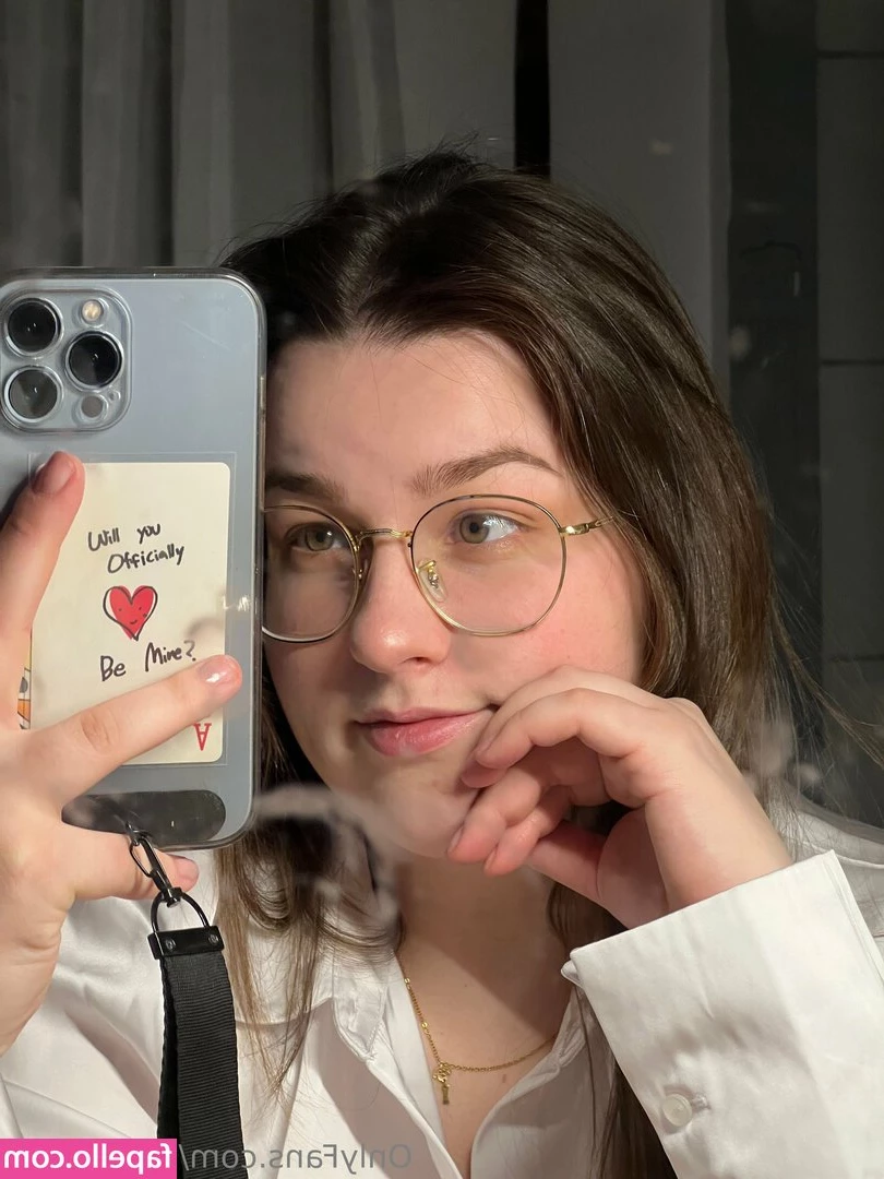 alicecinnabuns - How’s the view 🤩🥳