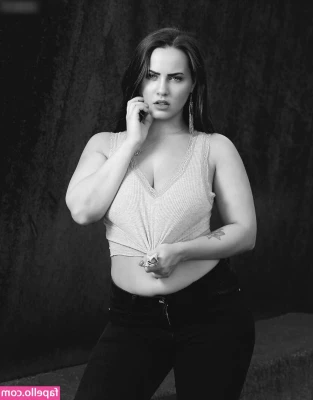 Elisaofficialx - Insider tip Lovie I always have my legs up when doing my makeup  Done