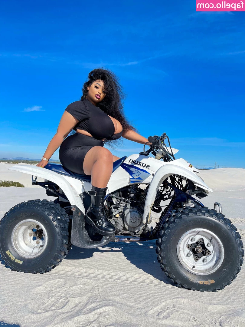 Kim Tiddies [ kim-tiddies ] - Experimenting with some apps to see what kind of backdrops I m gonna