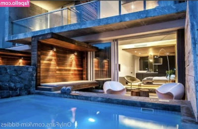 Kim Tiddies [ kim-tiddies ] - Hard  Stretched