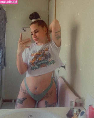 Stephanie Lee Edwards [ stephanie-lee-edwards ] - Before and after I put my new toy on   god it gets me so hard  Btw I