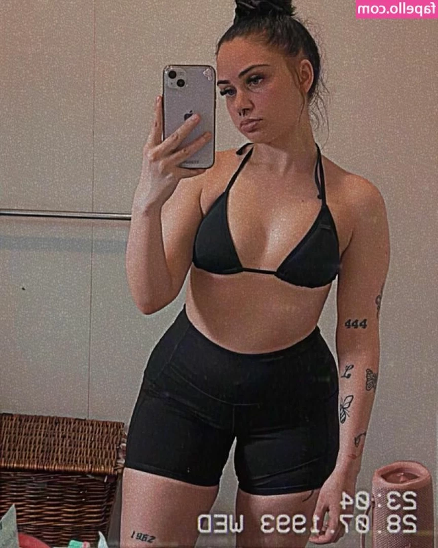 Stephanie Lee Edwards [ stephanie-lee-edwards ] - How my day is going. Im feeling super lazy today. What are some