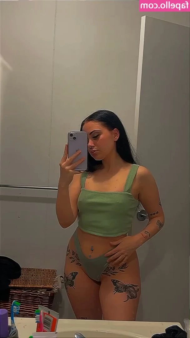 Stephanie Lee Edwards [ stephanie-lee-edwards ] - Gushing