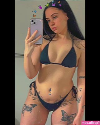 Stephanie Lee Edwards [ stephanie-lee-edwards ] - miss the beach!