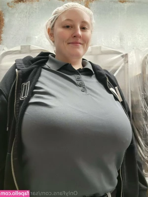 sarahgonaked - Imagine me hopping onto you and sliding ur dick inside meee