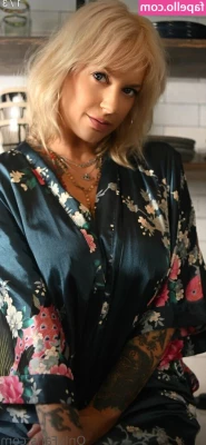 Darci Carlson [ darci-carlson ] - I looooove my nipples being pinched    DM to see the video of me