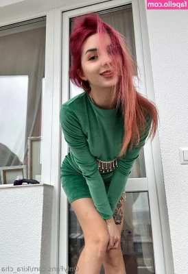 kira_cha [ kira-cha ] - Do you wanna see my naughty side