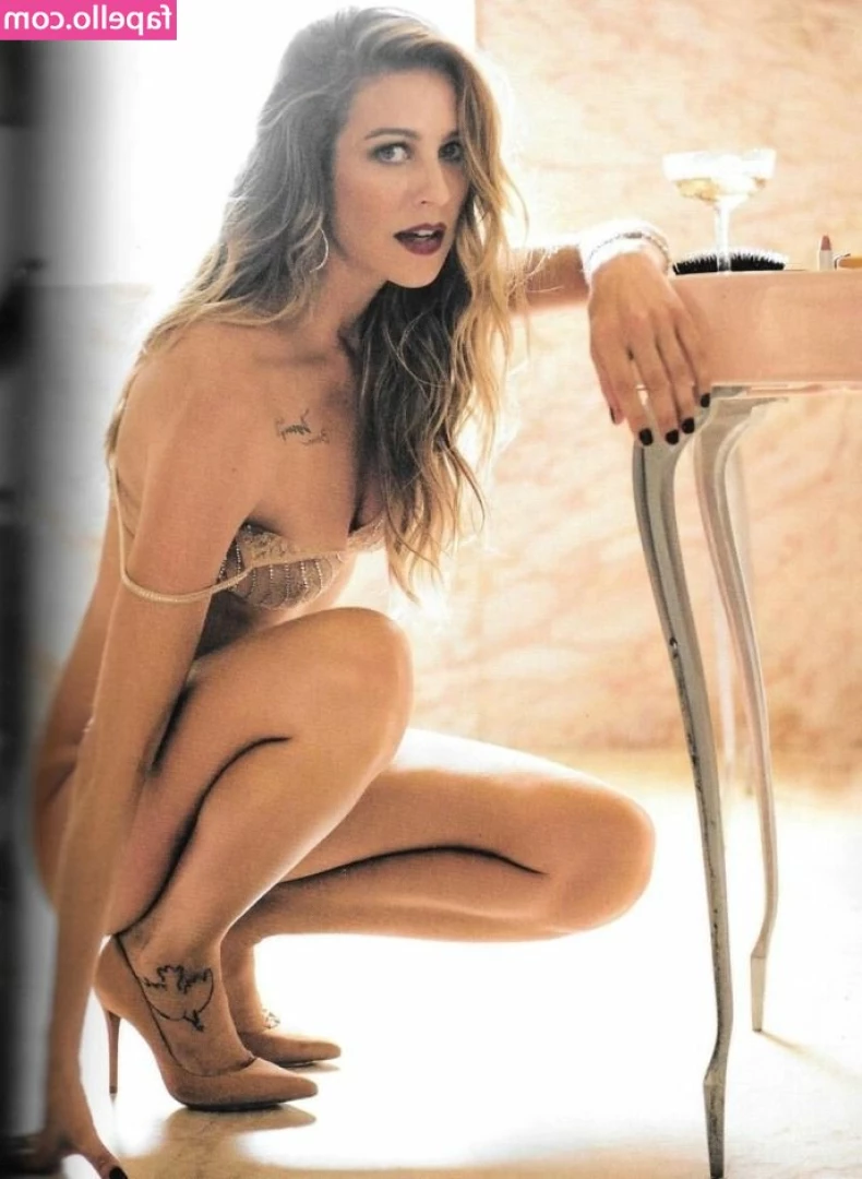 Luana Piovani [ luana-piovani ] - femboy + latex