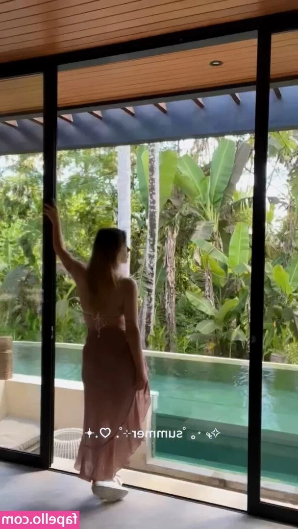 miafitz - Titties. That is all.