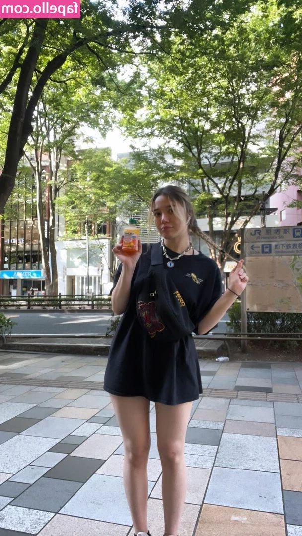 miafitz - Would you be nice and gentle with me then or would you be very rough