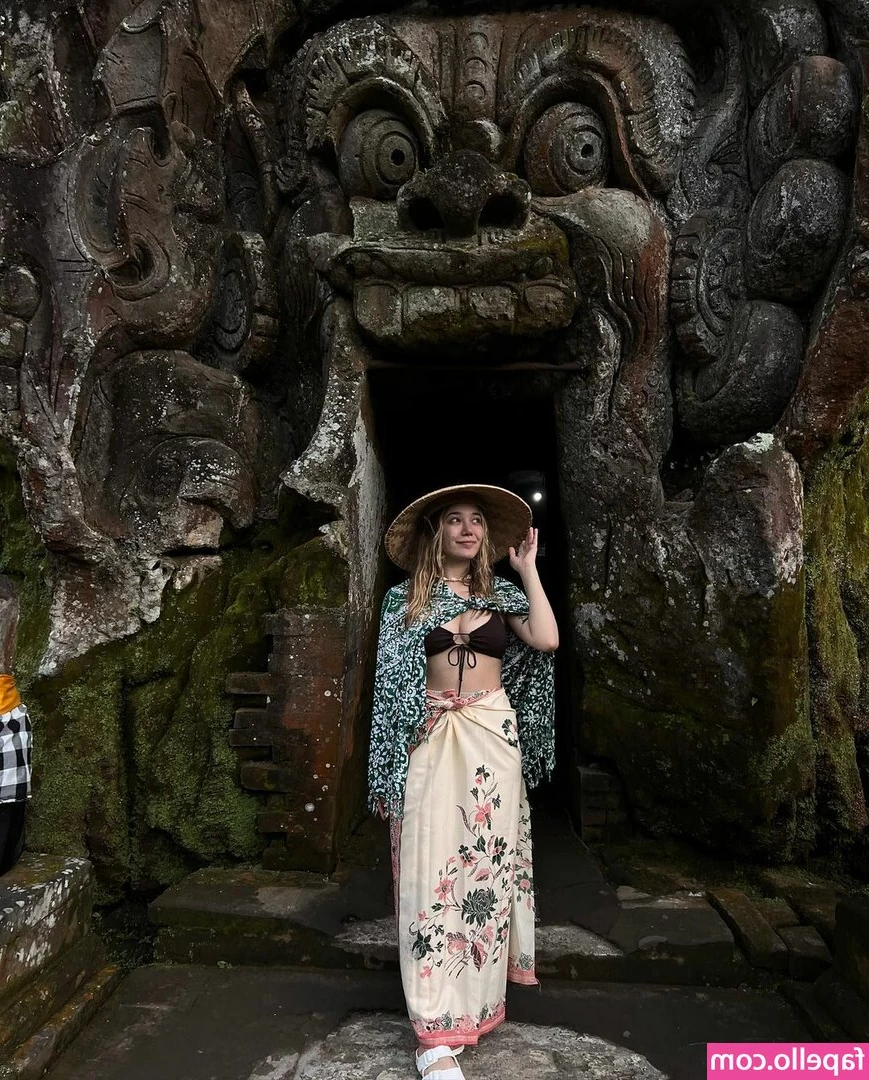 miafitz - Hinata Hyuga Cosplay