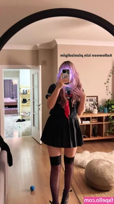 miafitz - Fresh out of the bath  freshly shaved and exfoliates  Something EVERY